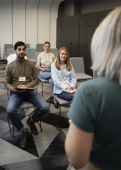 empowered-business-woman-working-city